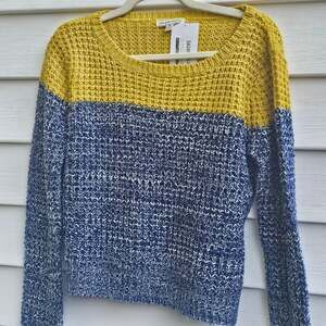 Poof Excellence Sweater Size M Yellow Blue Colorblock Acrylic